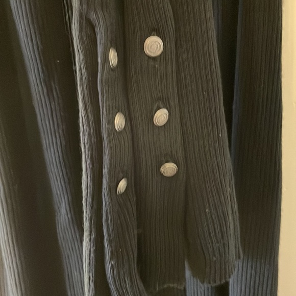 Ladies long swing black wool sweater by Nanette. Size large. - Picture 5 of 7